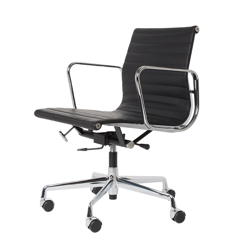 Charles Eames style, Chaise de bureau EA117 cuir noir