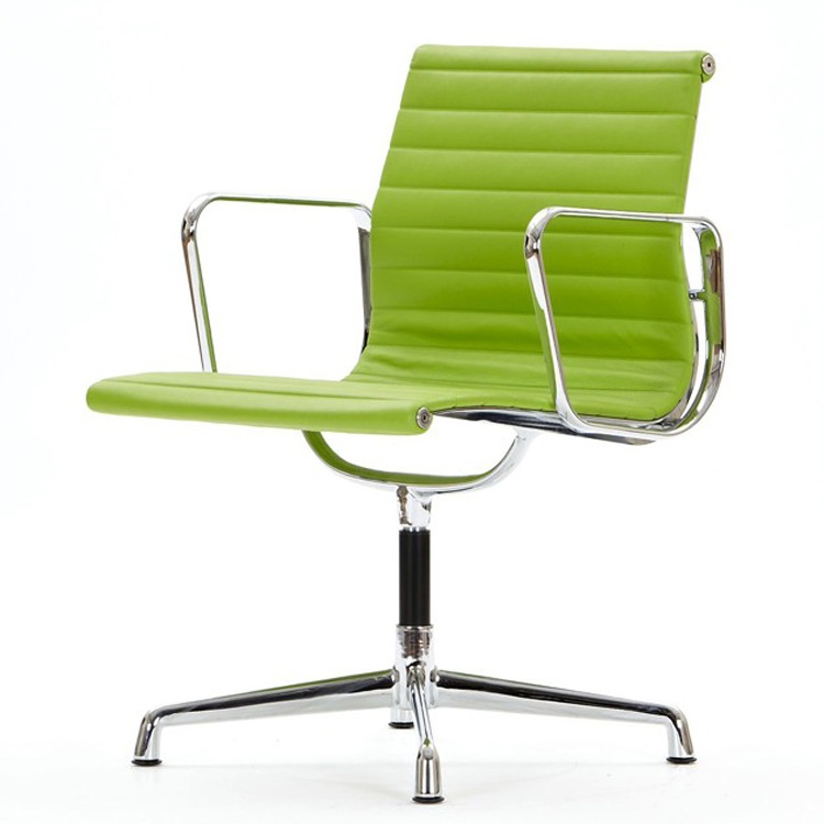 Charles Eames style, Président de la conférence EA108 cuir vert