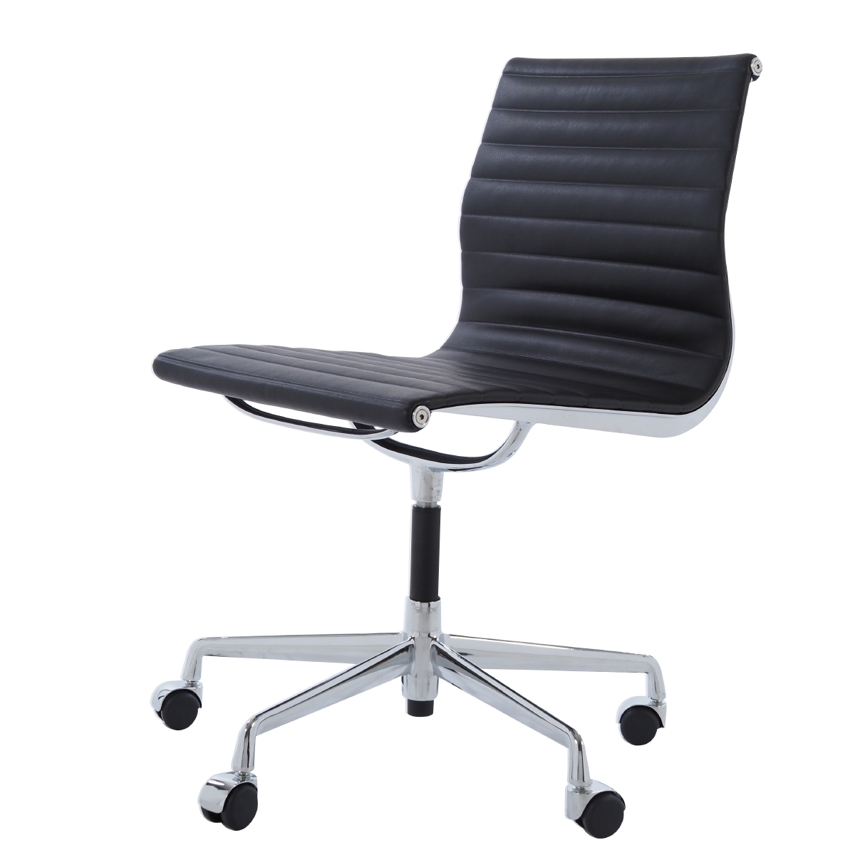 Charles Eames style, Président de la conférence EA105 cuir noir